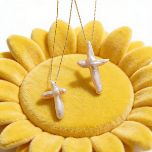 Collar de Oro con Diseño de Garra de Pollo, Perla Barroca, Patrón de Cruz Asimétrico, Cadena para Clavícula - Product Image 1
