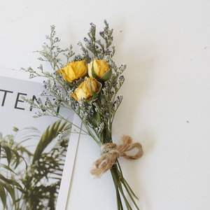 Mini Ramo de Rosas y Gypsophila, Flores Secas Naturales Hechas a Mano, Ramo de Flores Secas Preservadas para Decoración de Bodas y Hogar - Product Image 1