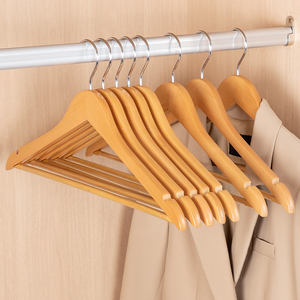 شماعات خشبية ورفوف ملابس للمعاطف بلون طبيعي من مورد الشماعات الصيني الشهير - Product Image 3