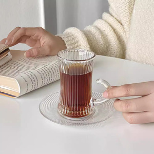 Set Tazza e Piattino da Caffè <span class=keywords><strong>Turco</strong></span> in Vetro Rosso con Manico, Design Moderno e Semplice, Raffinato per Tè del Pomeriggio - Product Image 5