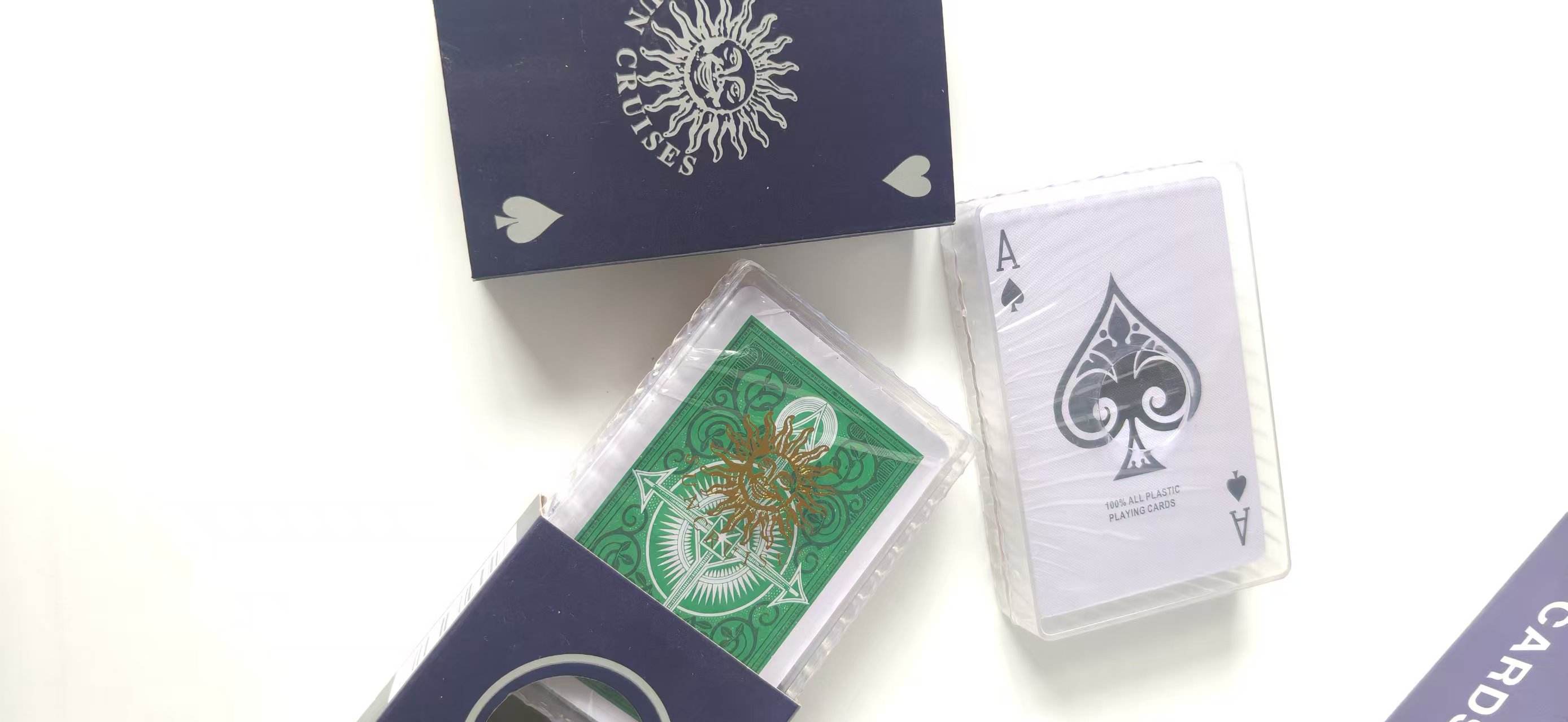 สีเขียวอ่อน