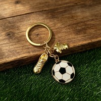 Porte-clés de football en métal pour homme, vente chaude transfrontalière, pendentif de sac à dos, petit cadeau créatif, ornement de clé