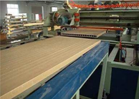 Machine de production de portes creuses WPC avec boîte de vitesses de moteur à vis de composants de base