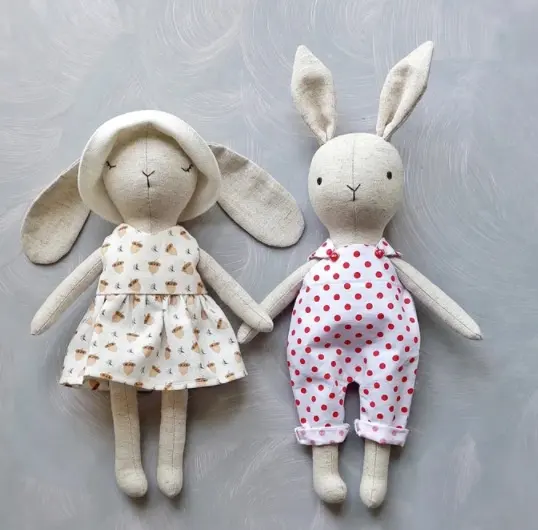 प्यारा बच्चा सनी कपास खरगोश गुड़िया खिलौने के साथ पोशाक