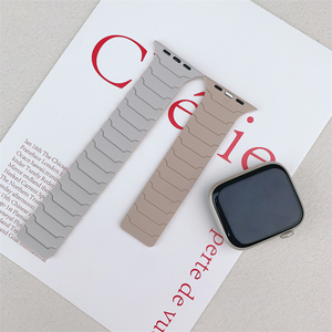 Nuovo <span class=keywords><strong>cinturino</strong></span> in Silicone magnetico in gomma sportiva per <span class=keywords><strong>Apple</strong></span> <span class=keywords><strong>Watch</strong></span> serie 10 <span class=keywords><strong>cinturino</strong></span> 9 8 <span class=keywords><strong>7</strong></span> <span class=keywords><strong>cinturino</strong></span> - Product Image 2