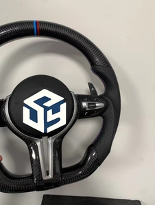 Volant en cuir pour Série 4 M4 F82 M4CS F32 F33 F36 avec fibre de carbone et design sportif de luxe pour A3 Camry - Product Image 3