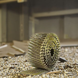 Toptan 1 3/4 bobin çatı çivisi galvanizli çelik ortak tırnak pürüzsüz sap 3 1/4 elmas noktası düz üst inşaat malzemesi - Product Image 2