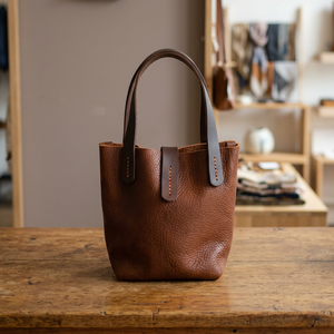 Bolso de Mano Casual de Cuero Genuino Impermeable y Plegable de Estilo Simple para Mujer, Marca BS International, con Dos Correas, Duradero, para Uso Universitario - Product Image 1