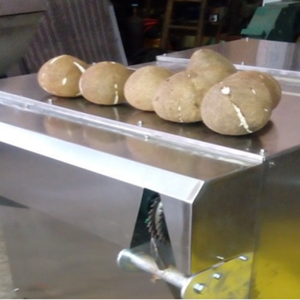 Nueva descascaradora y peladora eléctrica de coco - Product Image 5