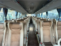 Autobus de tourisme de luxe d'occasion personnalisable, autobus de tourisme Zk6117, 31 à 50 sièges, disposition des sièges 2+3, autobus Yu Tong d'occasion