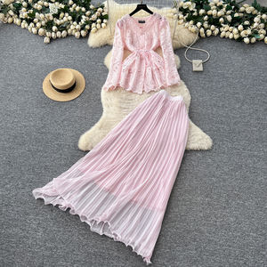 Herbstliches zweiteiliges Set für Damen: Tunika-Bandage-Top und hochtaillierter Spitzenrock – Großhandel - Product Image 1