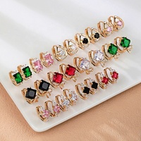 Oro Joyeria Petites Boucles d'Oreilles Huggie en Plaqué Or 18K avec Zircons, Modèles de Bijoux pour Femme au Détail et en Gros