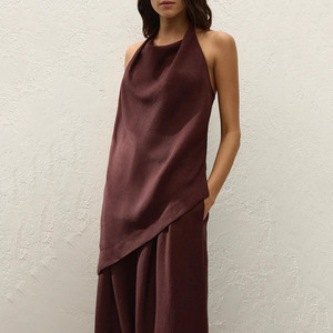 Комплект из двух предметов: асимметричный топ с открытыми плечами и брюки с высокой талией и широкими штанинами для высоких женщин - Product Image 5