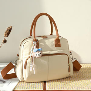 Bolsa de Maternidad Multifuncional para Viajes Cortos, Bolsa de Mano Moderna para el Día a Día, Gran Capacidad, con Aislamiento para Biberones - Product Image 2