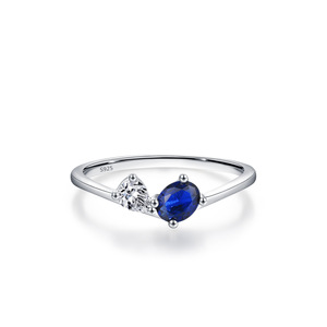 Elegante conjunto de pulsera y anillo de plata de ley S925 con diseño geométrico de diamantes azules, versátil y sofisticado para mujeres. - Product Image 5