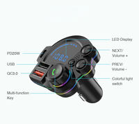 Chargeur de voiture P22 BT 5.3, avec double USB PD / Récepteur FM, 7 effets d'éclairage RVB, transmetteur téléphonique, lecture de musique via carte TF/clé USB