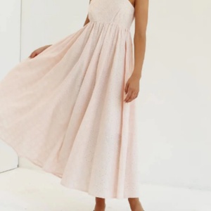 Nouvelle Arrivée Robe Midi Décontractée et Élégante pour Femme, Coupe Trapèze, Bretelles Fines, Idéale pour Soirées et Clubs, Tenue Printanière Unie et Sexy - Product Image 4