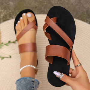 New Arrival Summer New Toe-up Flip-flops Women's Large Size Casual Sandals Women's Comfortable Flat for Women Slipper - Product Image 3