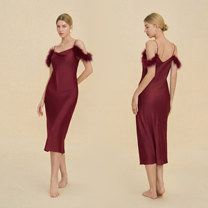 Abito da <span class=keywords><strong>Notte</strong></span> con Rifiniture in Piume Effetto Raso, Vestito a Sottoveste con Spalle Scoperte per la <span class=keywords><strong>Notte</strong></span> di Nozze - Product Image 1