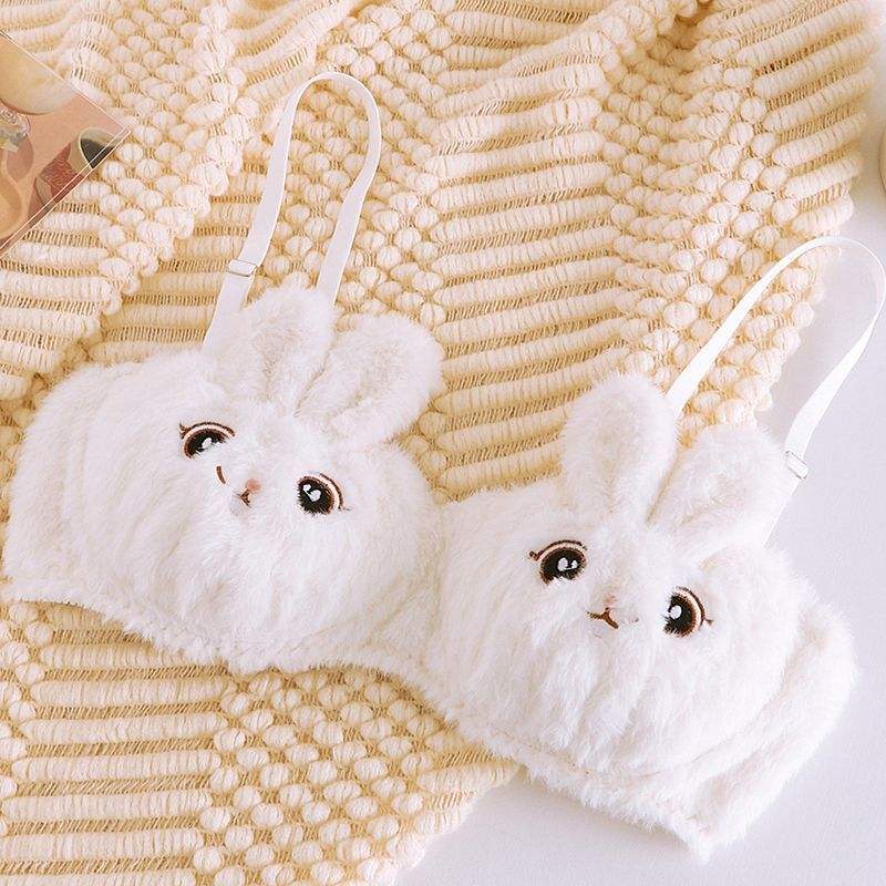 เสื้อชั้นในสีขาวเท่านั้น