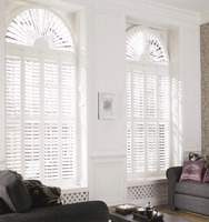 Persienne de terrasse en PVC imperméable à l'eau à prix réduit pour l'Australie moderne Blanche-neige Intérieur inclinable dissimulé Volets pour fenêtres rondes