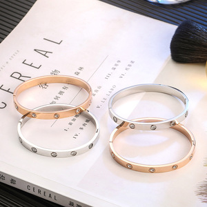 Hot Selling Titan Rose Gold Paar Armbänder Trendy Edelstahl Schmuck mit Zirkon für Luxus für christliche Frauen