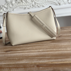 Bolso de mano minimalista de negocios con alta capacidad y diseño organizador, bolso geométrico moderno - Product Image 1