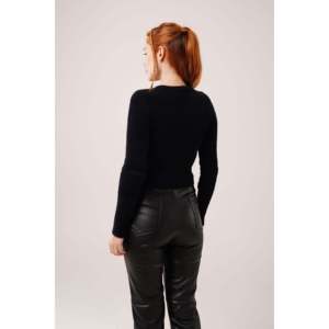 Pull noir moelleux à col rond pour femme, manches longues, anti-boulochage, 12 Gg, style normcore minimaliste - Product Image 1