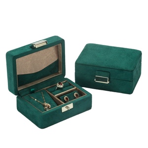 Estuche Portátil para Joyas, Color Verde Esmeralda, Mini Estuche de Viaje para Joyas - Product Image 1