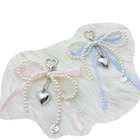 Porte-clés tendance style Balletcore à nœud en gingham, accessoire de sac perlé, breloque de téléphone avec fermoir cœur et étiquette gravée pour femmes et filles