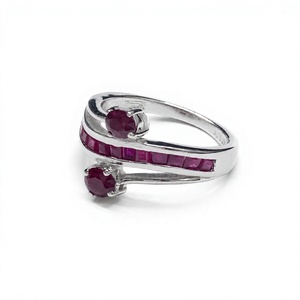 Anillo de Plata de Ley 925 con Gema de Rubí y Engaste de Canal, con Piedras Ovaladas Engastadas en Puntas, Joyería Clásica de Compromiso para Mujer - Product Image 3