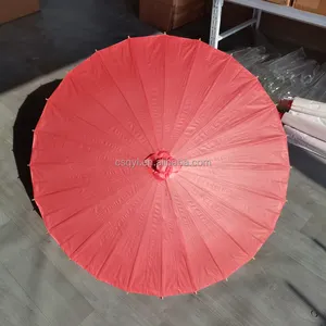 Parasol chinois en papier de mariage blanc et coloré avec logo Vente en gros pas cher