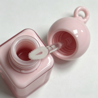 Tube de brillant à lèvres en plastique rose carré avec bouchon à boucle, conteneur vide pour brillant à lèvres, emballage cosmétique personnalisé