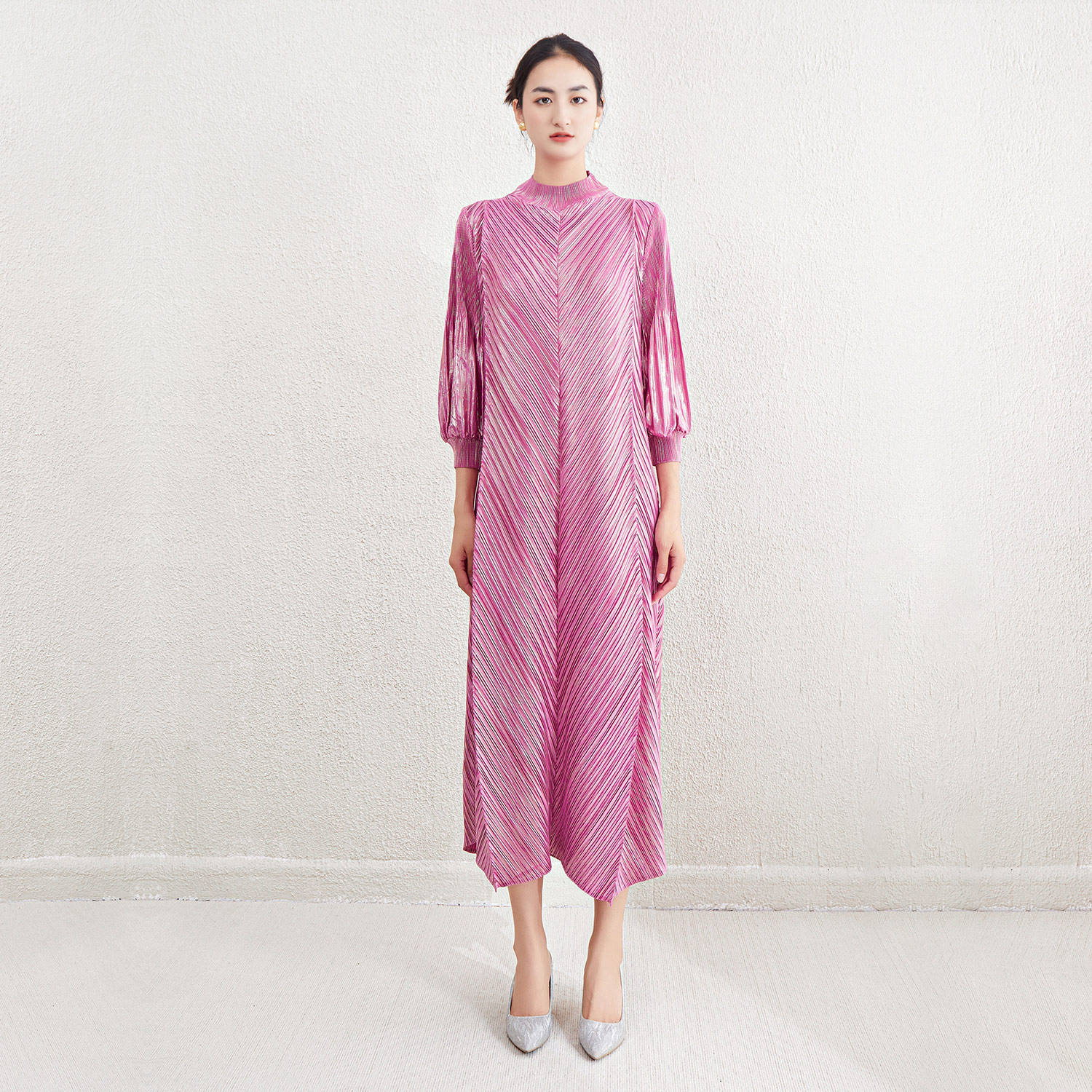 สีแดงม่วง