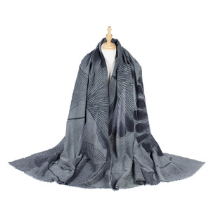 El FMI Ginkgo Biloba imprimir lana cordero hervido bufanda de lana - Product Image 1