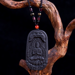 Collana Artigianale con Medaglione di Ambra e Vairocana, Perle Profumate alle Erbe, Ciondolo Sacro, Amuleto Spirituale, Talismano Profumato - Product Image 4