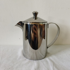 Jarra de Leche de Acero Inoxidable de Alta Calidad para Café Latte y Té - Product Image 1