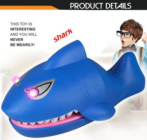 En gros chanceux jeu nouveauté drôle morsure requin jouet avec son et lumière - Product Image 2