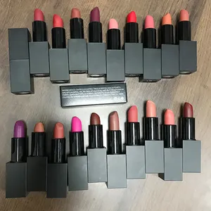 Großhandel vegane Lippenstifte Langlebige wasserdichte Feuchtigkeit Red Matte Lipstick Private Label Bio-Lippenstift