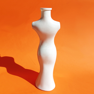 Botella de licor con forma de dama hermosa de 375ml Botella de diseño especial Fábrica de China - Product Image 1