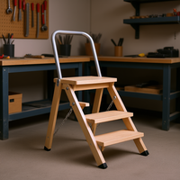 Tabouret en bois TTAKE avec rampe d'escalier pour le rangement des outils, design d'échelle pliante à 3 marches, fabriqué en Italie