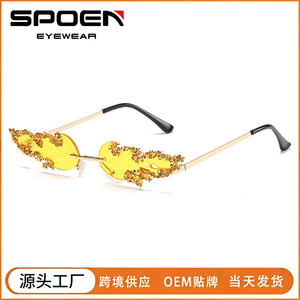 Lunettes de soleil œil de chat tendance sans monture UV400 pour femme avec strass - Product Image 5