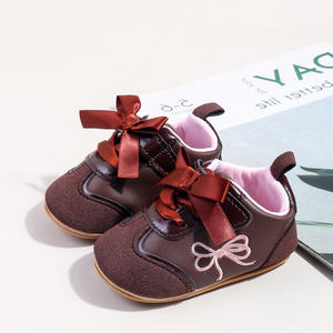 تصاميم جديدة لأحذية الأطفال البنات بتصميم خطاف وحلقة مضاد للانزلاق مع نعل خارجي ناعم من مطاط TPR، أحذية رياضية عادية للأطفال الصغار - Product Image 6