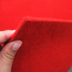 Alfombra Roja de Poliéster Antideslizante, No Tejida, Punzonada con Aguja, para Hogar, Bodas y Escenarios, Fabricada en China, para Exhibiciones y Ferias de Venta - Product Image 5