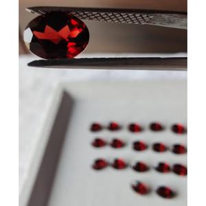 Granate natural / 6x4mm / Calidad VSI 35 / CALIDAD SUPERIOR / Granate rojo de Mozambique / Oval facetado / 0.65 quilates - Product Image 3