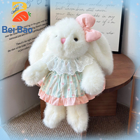 Fabricant de peluches : Lapin en peluche premium habillé, lesté, doux, en stock pour boutiques et magasins de cadeaux