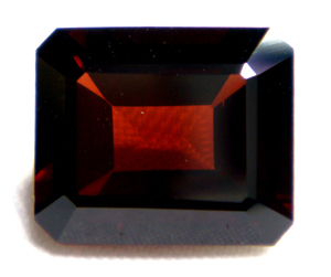 พลอยโกเมนสีแดงธรรมชาติขนาดมาตรฐานตัดจากมรกตพลอยมีค่ามีค่ามีค่าสำหรับการส่งออกจำนวนมาก - Product Image 1