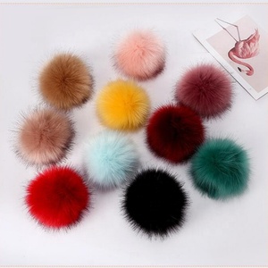 Oneway Wholesale Fashion Colorful Plush Pompon <b>Keychain</b> Faux Fur Key Chain Puff Ball <b>Keychain</b> - Product Image 5