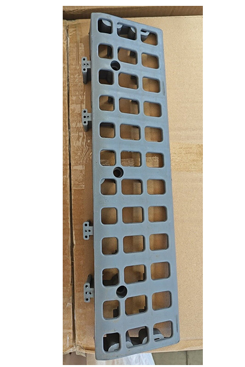 Visible buckle edge