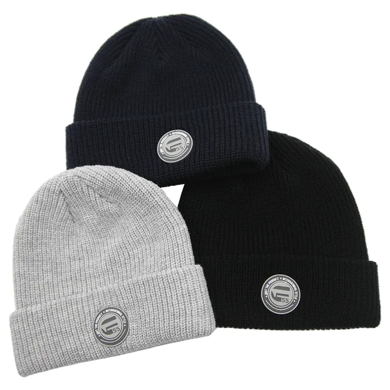 Premium High Quality Custom Logo Roll Up Edge Knit Short Cuffed Trawler Sports Winter Skull Cap Beanie Hat with Rubber Patch
